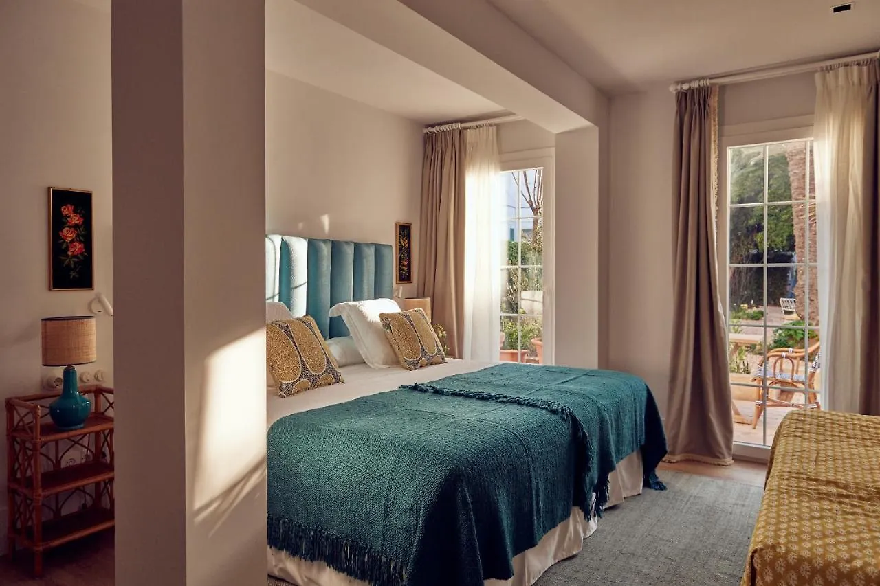 Cristine Bedfor Mahon Hotel